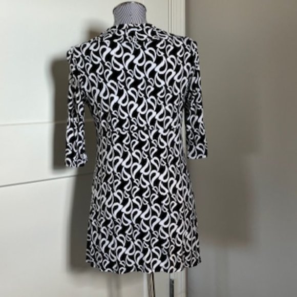 Salaam Black/White Tunic (M) - Picture 3 of 4